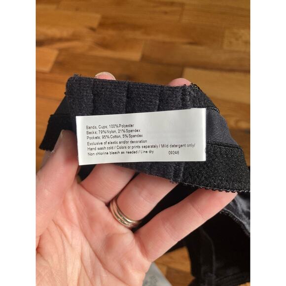 Amoena 36A Dorothy 2123 Black Surgery Mastectomy Bra with Pockets Comfort NWT - Picture 4 of 4